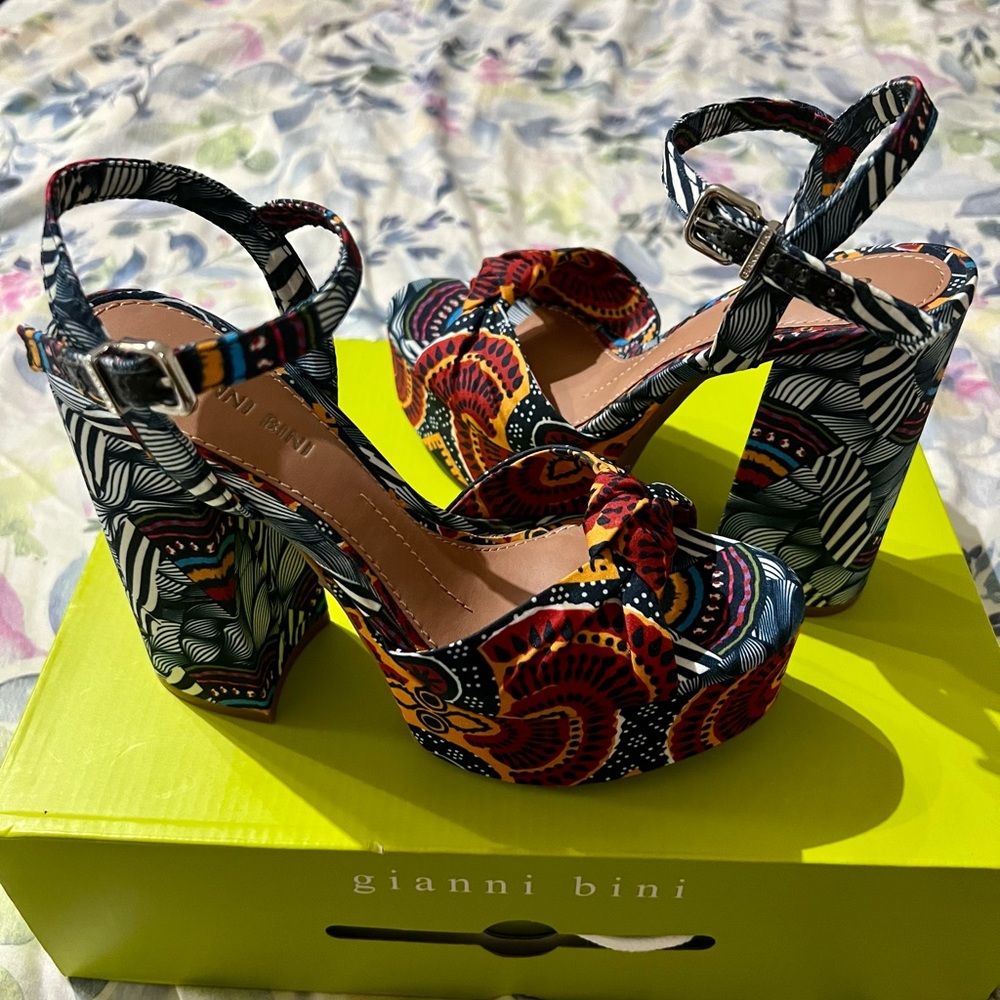 Gianni Bini, Open Toe Platform Dress Sandals/ Color: multi-color, Size:6